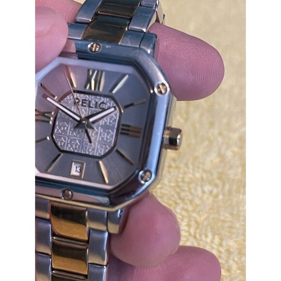 Relic Analog Wristwatch All Stainless Steel Gold Tone (needs Battery) - Picture 4 of 9
